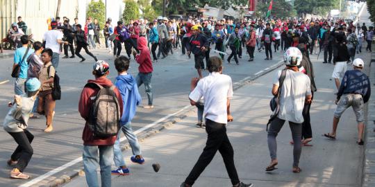 Banyak Saksi Kejadiaan Pelajar Tawuran dan Tewas Tertabrak KRL